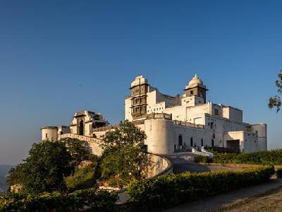 Taxi Service in Udaipur